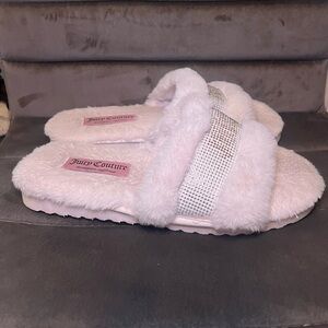 Juicy Couture Women's White Furry Slippers size Large